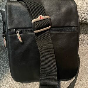 Black Travelon  Leather Crossbody Bag